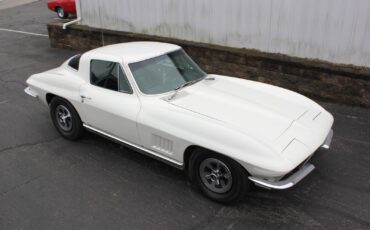 Chevrolet-Corvette-1966-Coupe-1