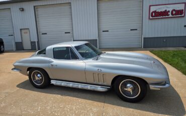 Chevrolet-Corvette-1966-Coupe-1