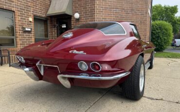 Chevrolet-Corvette-1966-Coupe-10