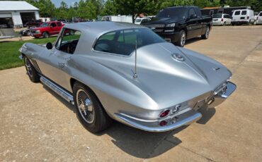 Chevrolet-Corvette-1966-Coupe-10