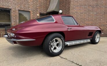 Chevrolet-Corvette-1966-Coupe-11