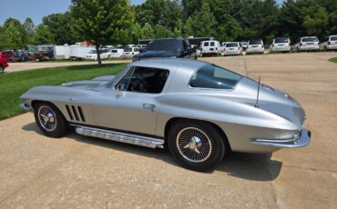 Chevrolet-Corvette-1966-Coupe-11