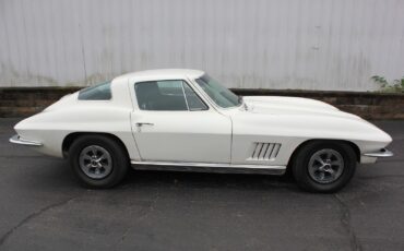 Chevrolet-Corvette-1966-Coupe-12