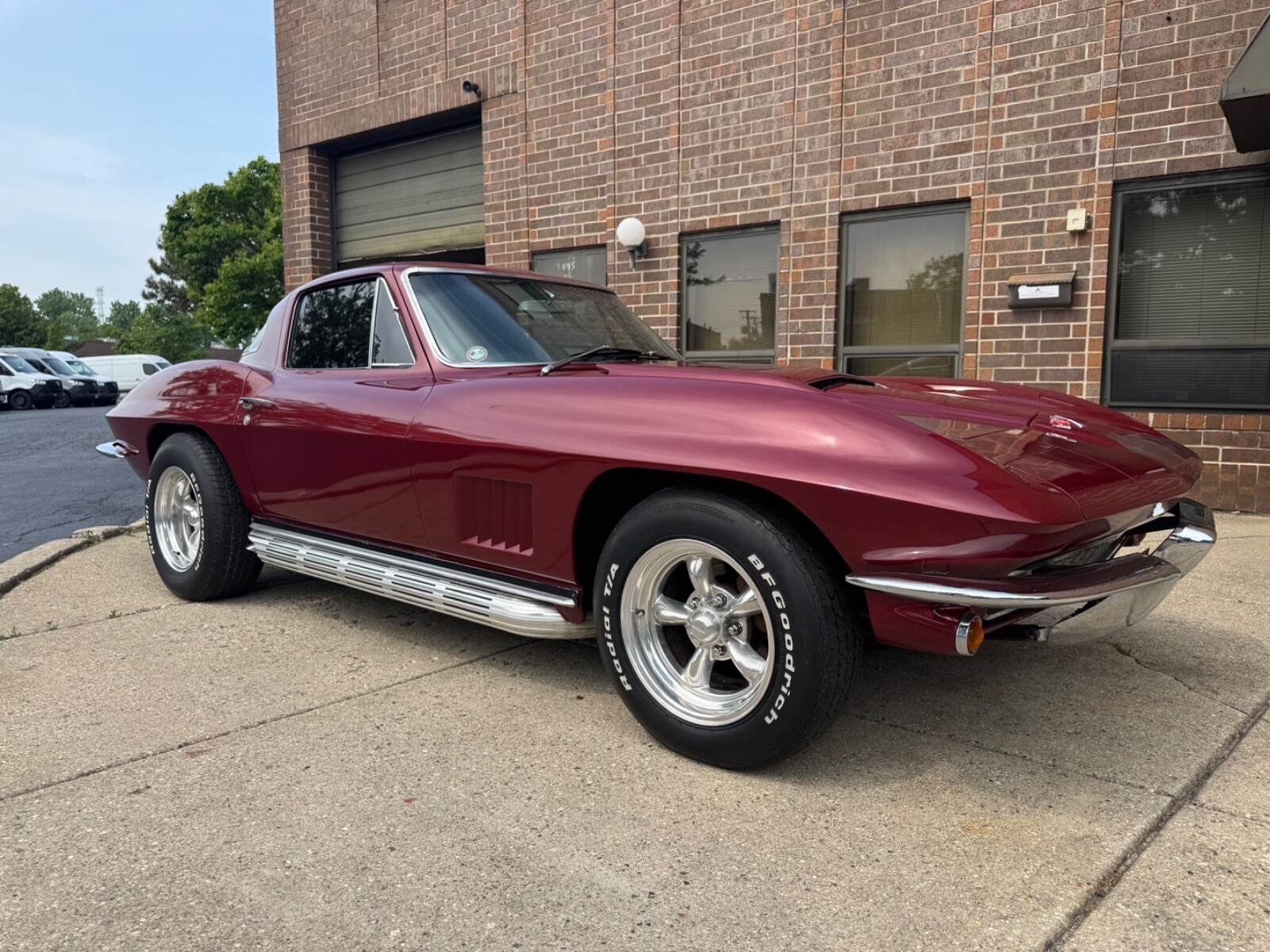 Chevrolet-Corvette-1966-Coupe-13