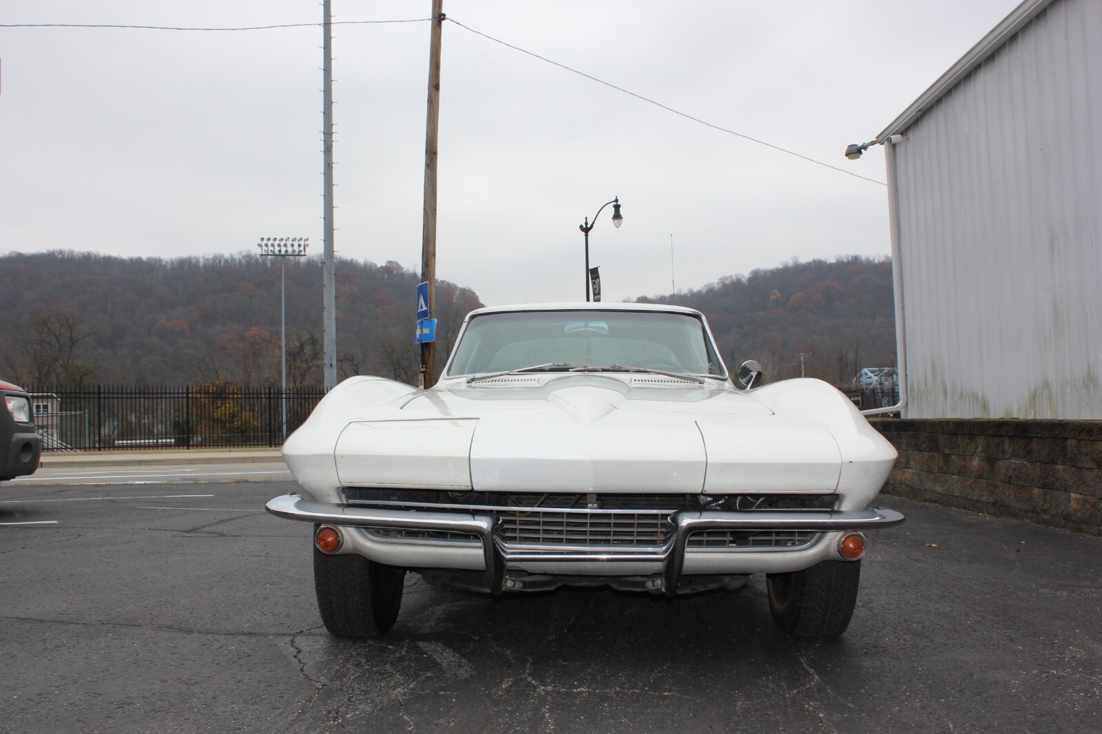 Chevrolet-Corvette-1966-Coupe-2