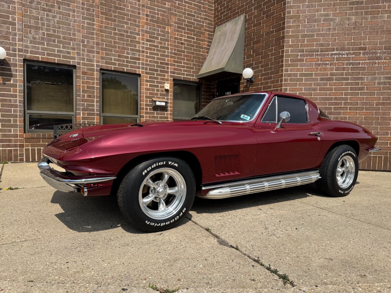 Chevrolet-Corvette-1966-Coupe-2