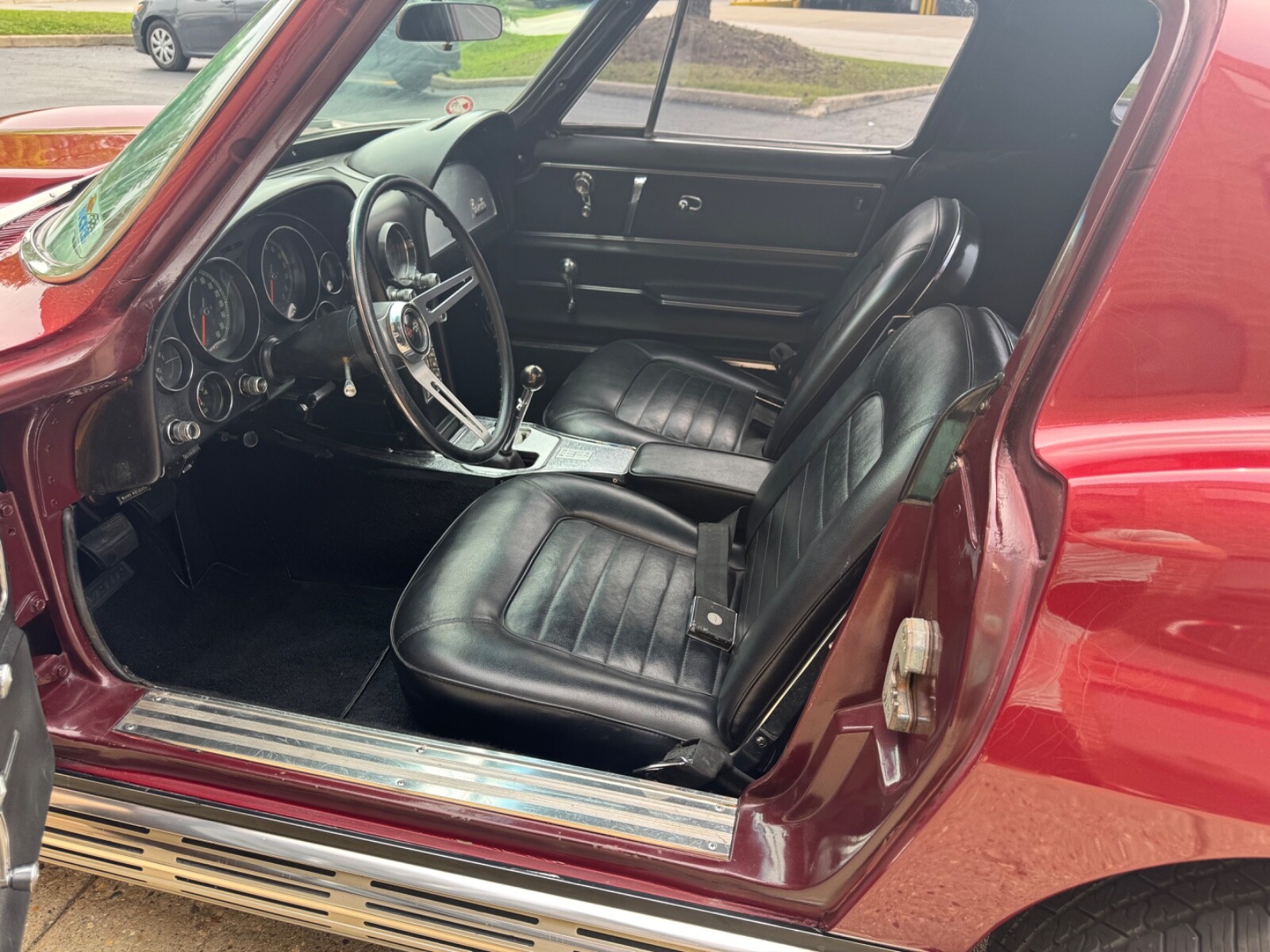Chevrolet-Corvette-1966-Coupe-21
