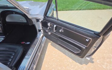 Chevrolet-Corvette-1966-Coupe-21