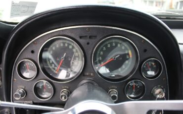 Chevrolet-Corvette-1966-Coupe-22