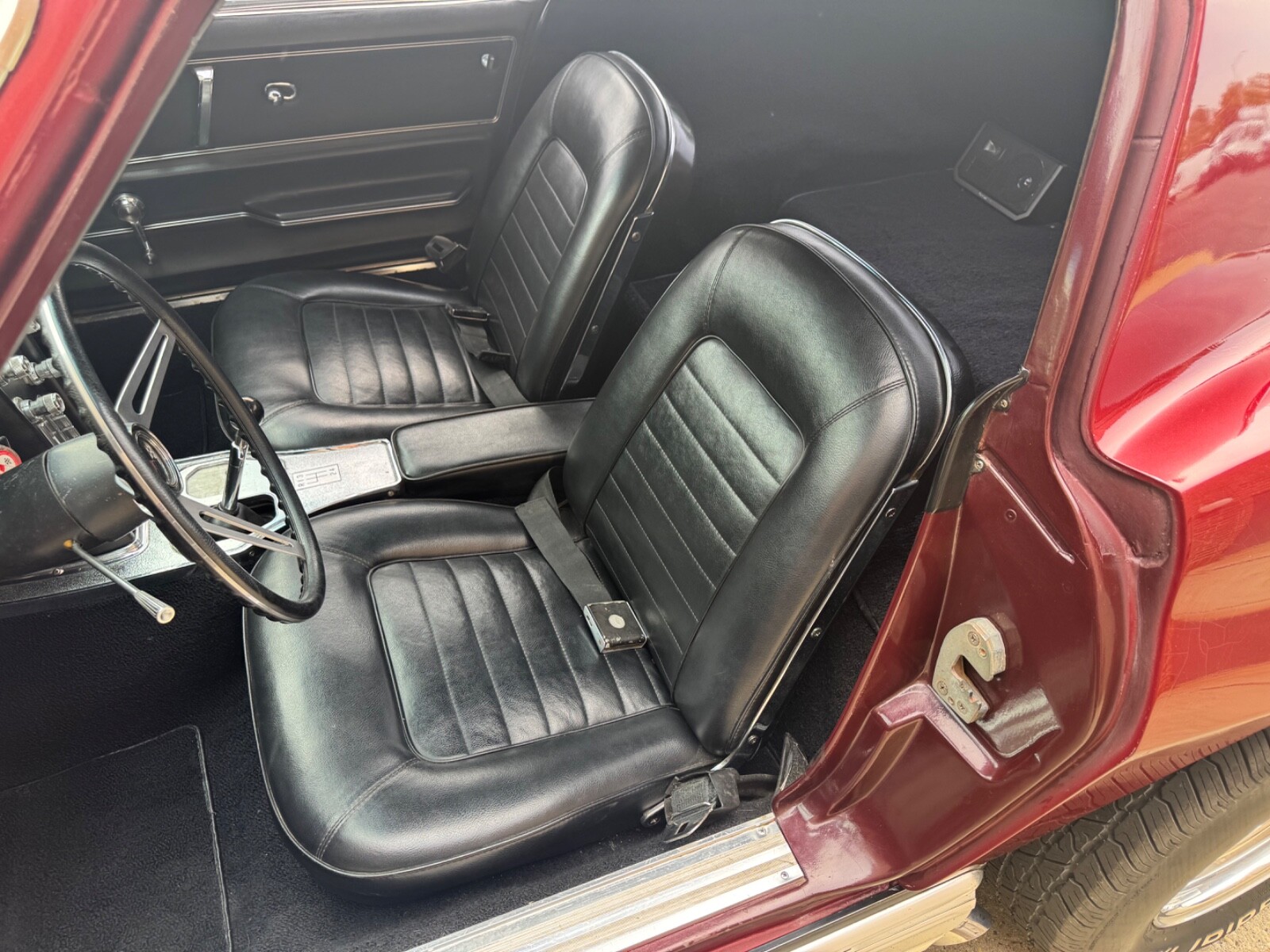 Chevrolet-Corvette-1966-Coupe-22