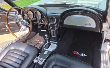 Chevrolet-Corvette-1966-Coupe-22