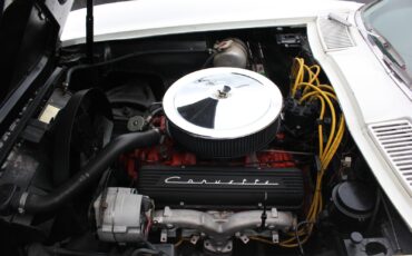 Chevrolet-Corvette-1966-Coupe-23