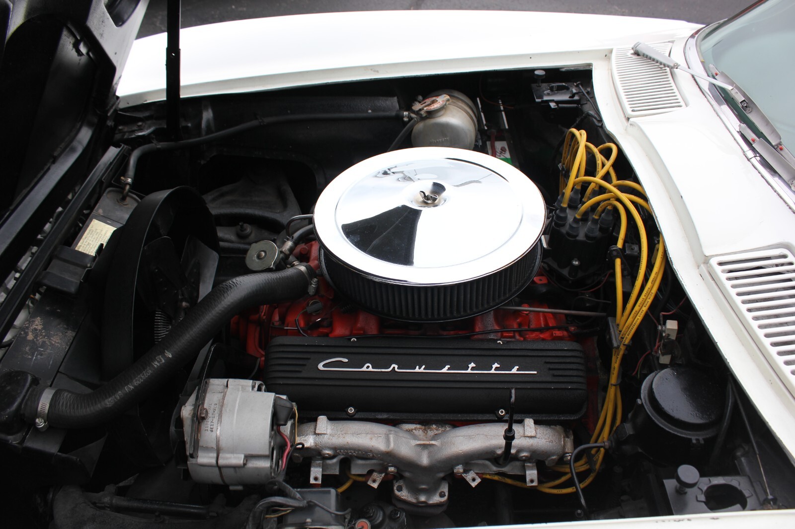 Chevrolet-Corvette-1966-Coupe-23