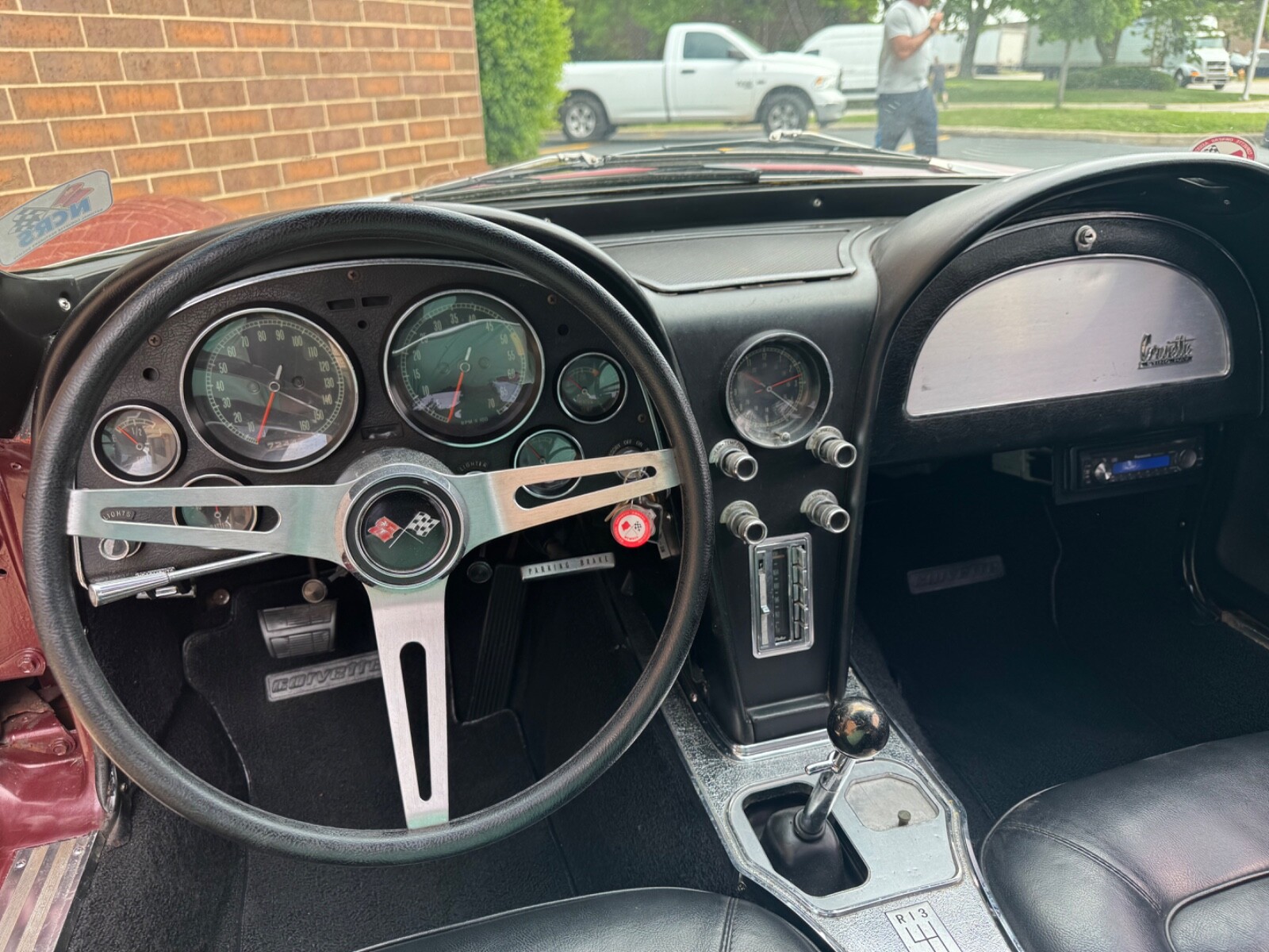 Chevrolet-Corvette-1966-Coupe-24
