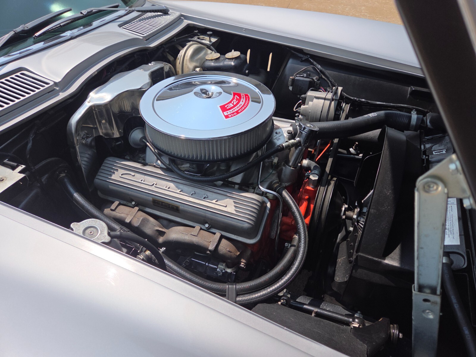 Chevrolet-Corvette-1966-Coupe-27