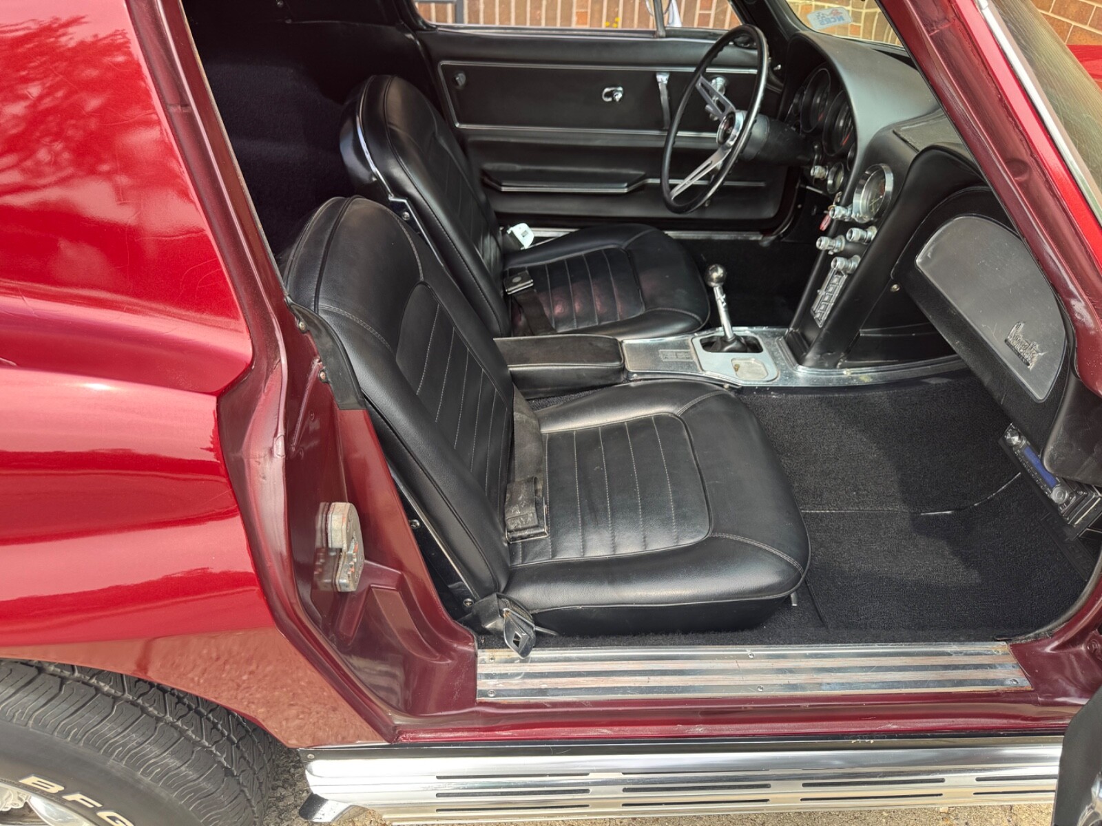 Chevrolet-Corvette-1966-Coupe-29