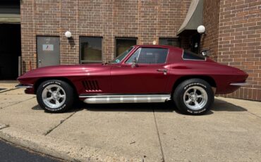 Chevrolet-Corvette-1966-Coupe-3