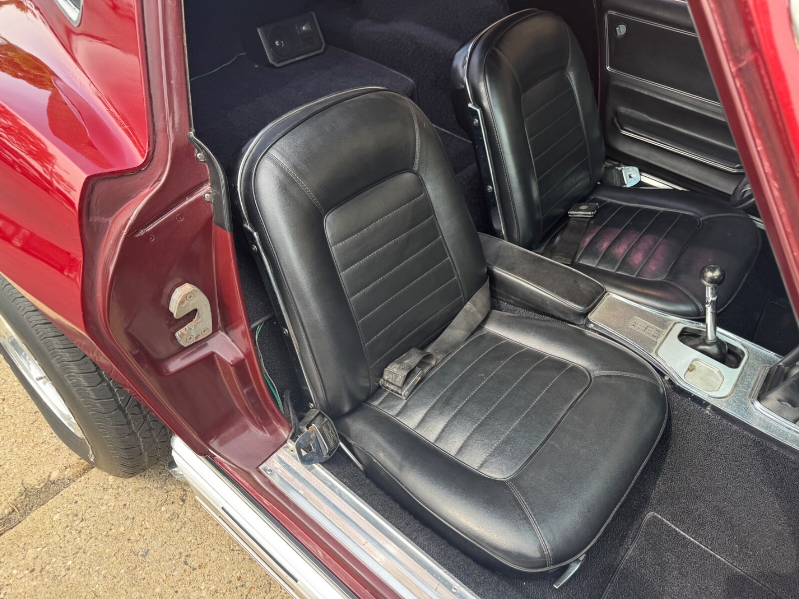Chevrolet-Corvette-1966-Coupe-30
