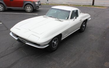 Chevrolet-Corvette-1966-Coupe-4