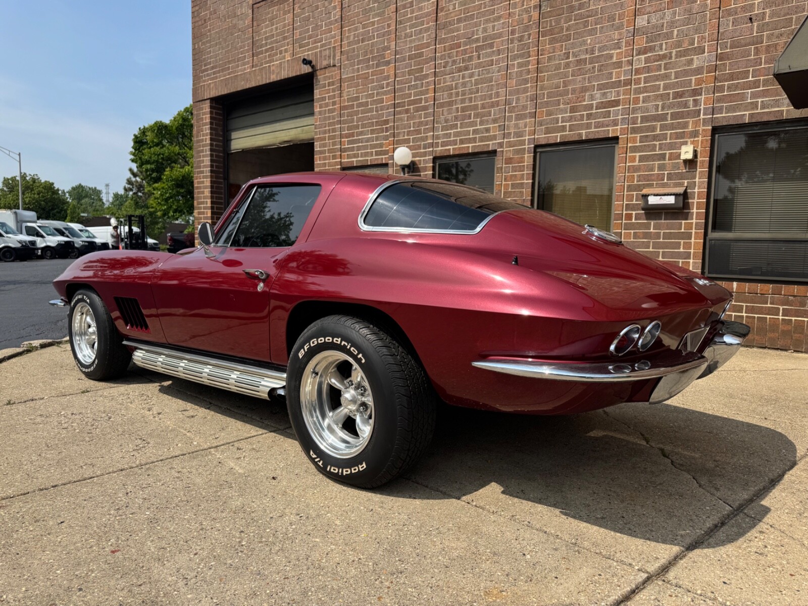 Chevrolet-Corvette-1966-Coupe-4