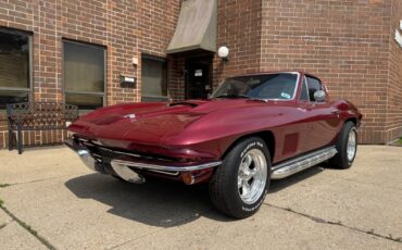 Chevrolet-Corvette-1966-Coupe