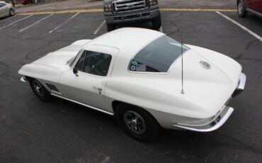 Chevrolet-Corvette-1966-Coupe-5