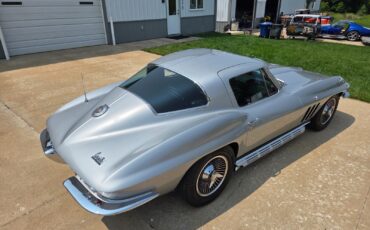 Chevrolet-Corvette-1966-Coupe-5