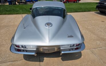 Chevrolet-Corvette-1966-Coupe-9