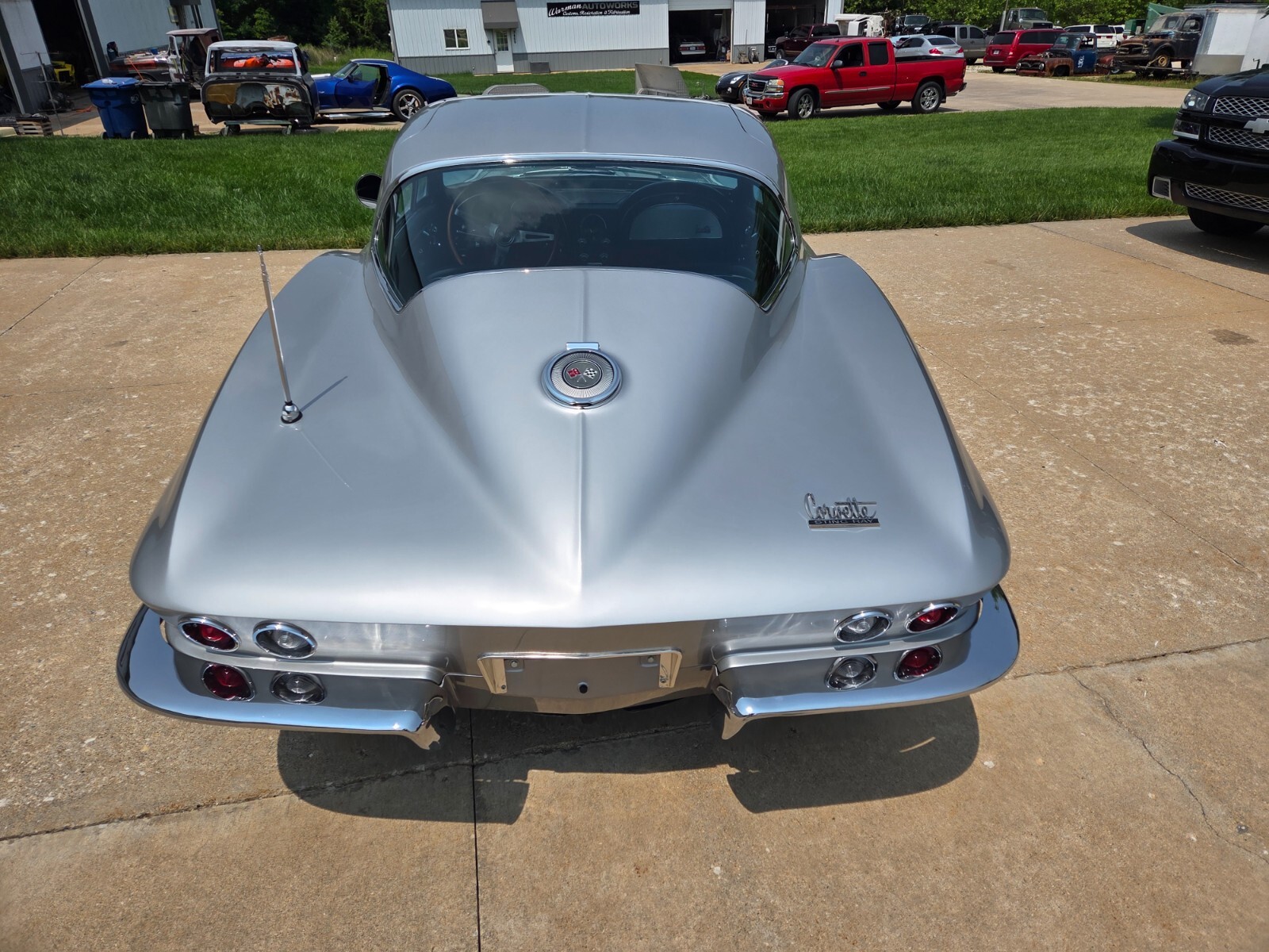 Chevrolet-Corvette-1966-Coupe-9