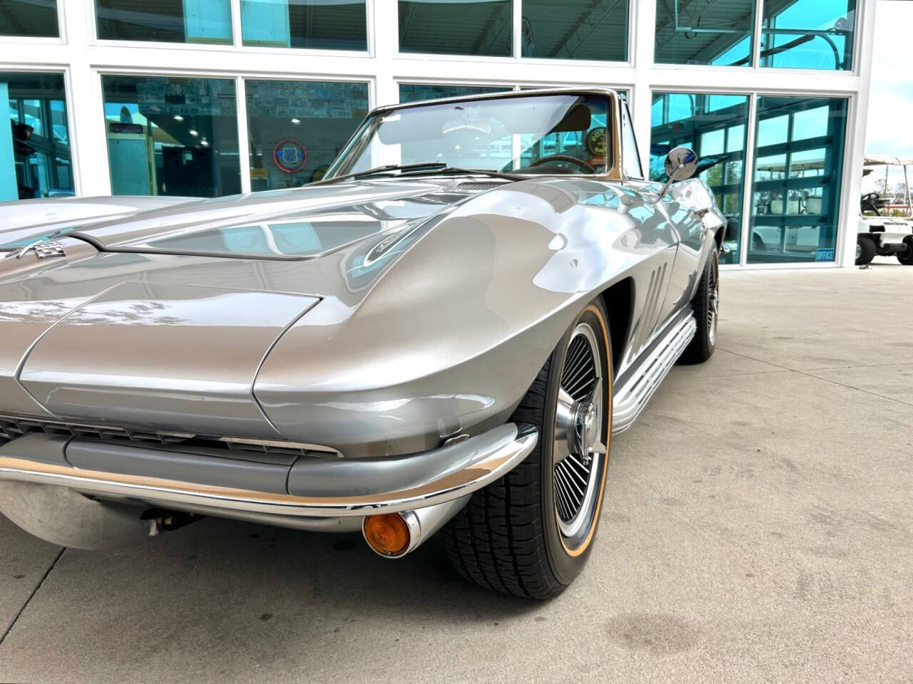 Chevrolet-Corvette-1966-Hatchback-10