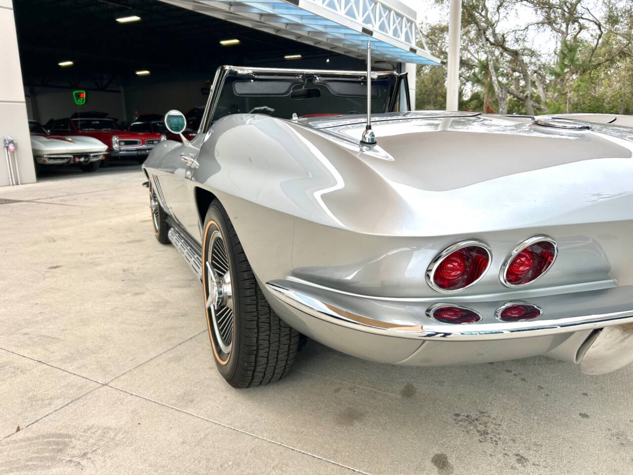 Chevrolet-Corvette-1966-Hatchback-13
