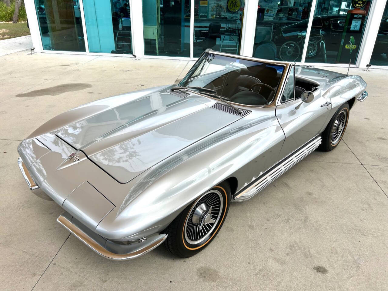 Chevrolet-Corvette-1966-Hatchback-18