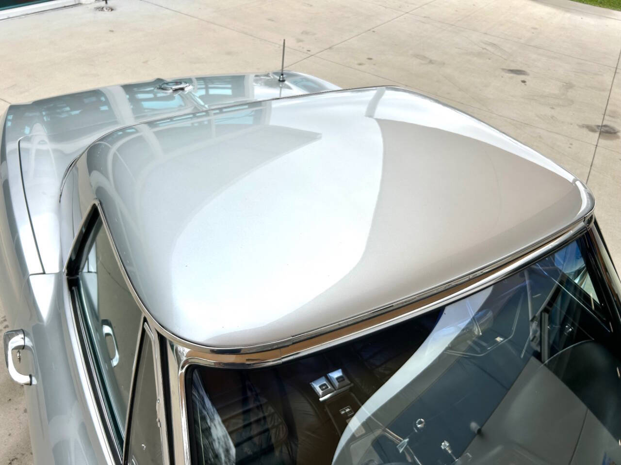 Chevrolet-Corvette-1966-Hatchback-24