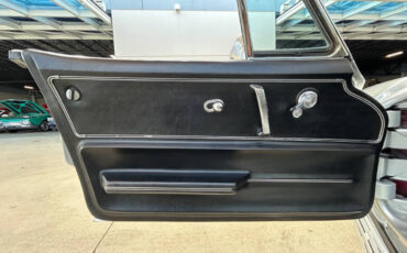 Chevrolet-Corvette-1966-Hatchback-28