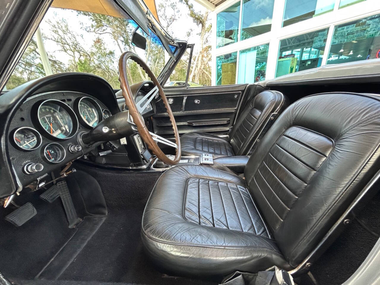 Chevrolet-Corvette-1966-Hatchback-30