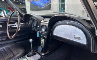 Chevrolet-Corvette-1966-Hatchback-34