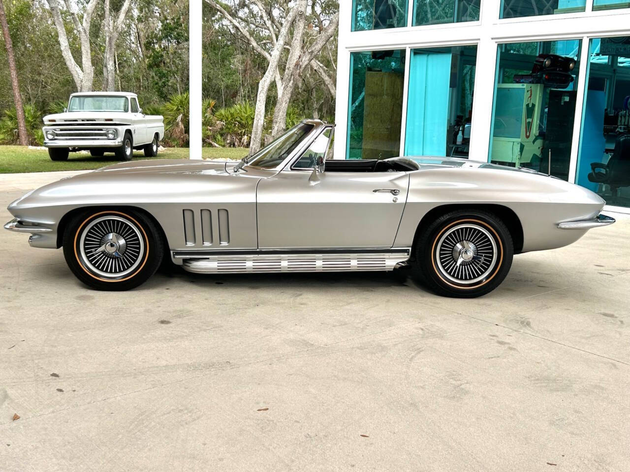 Chevrolet-Corvette-1966-Hatchback-8