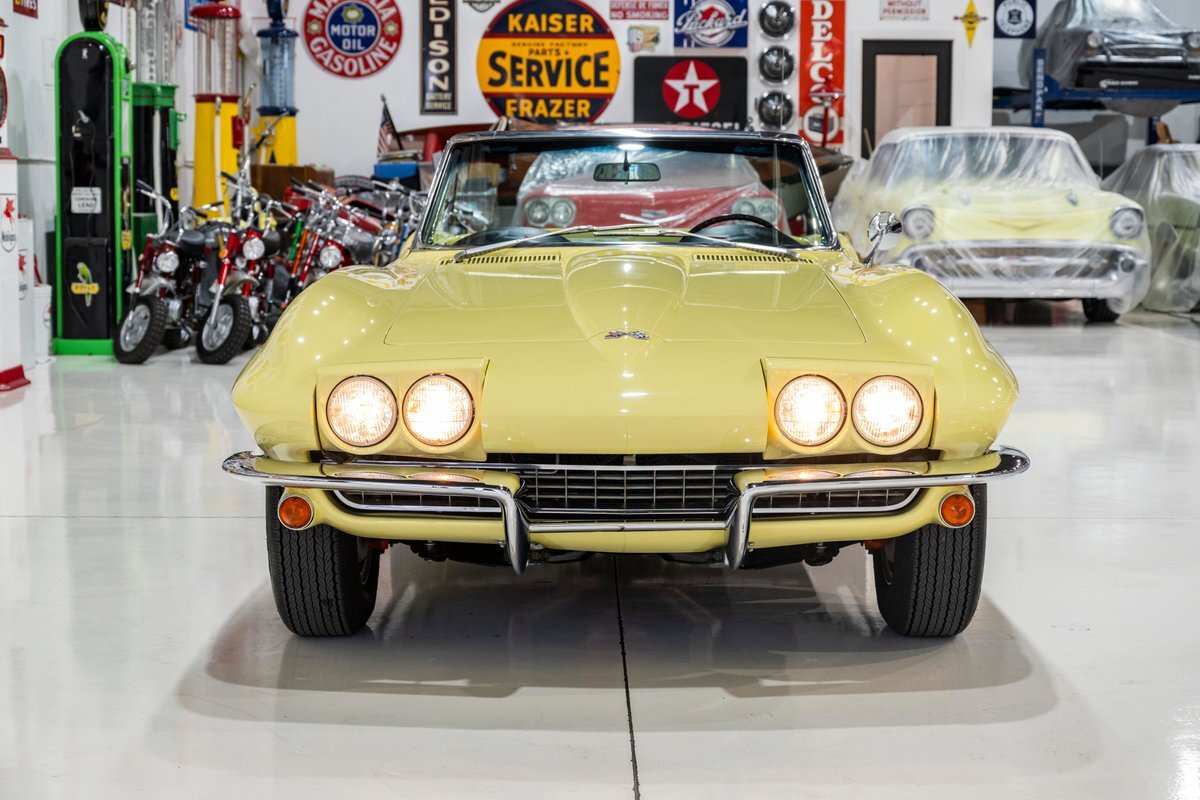 Chevrolet-Corvette-1967-12