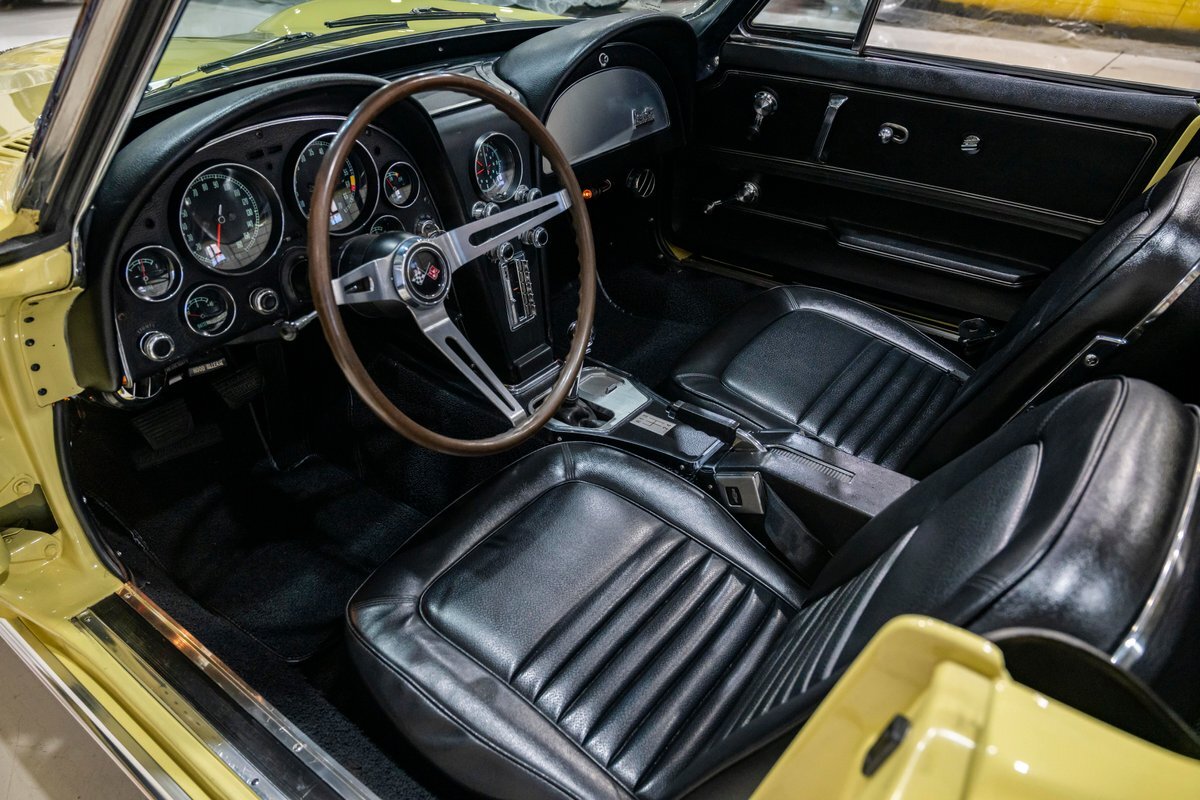 Chevrolet-Corvette-1967-13