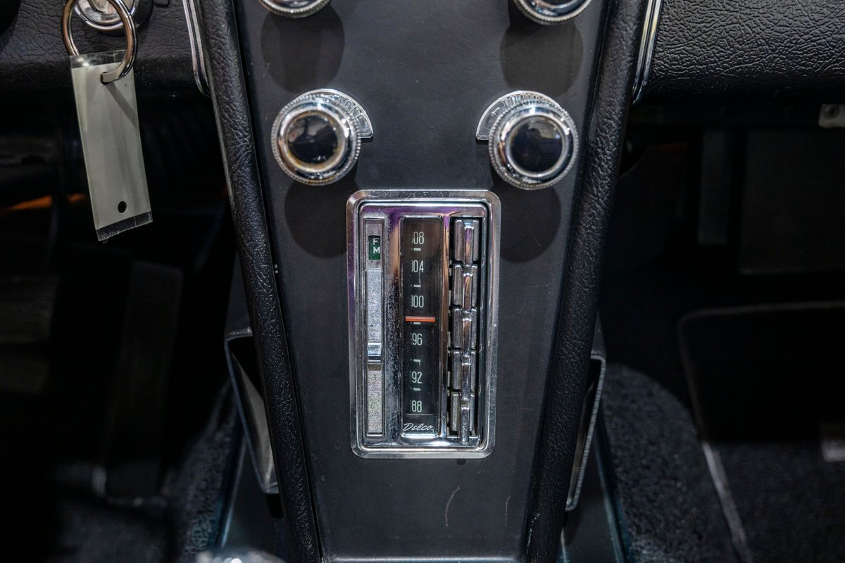 Chevrolet-Corvette-1967-17