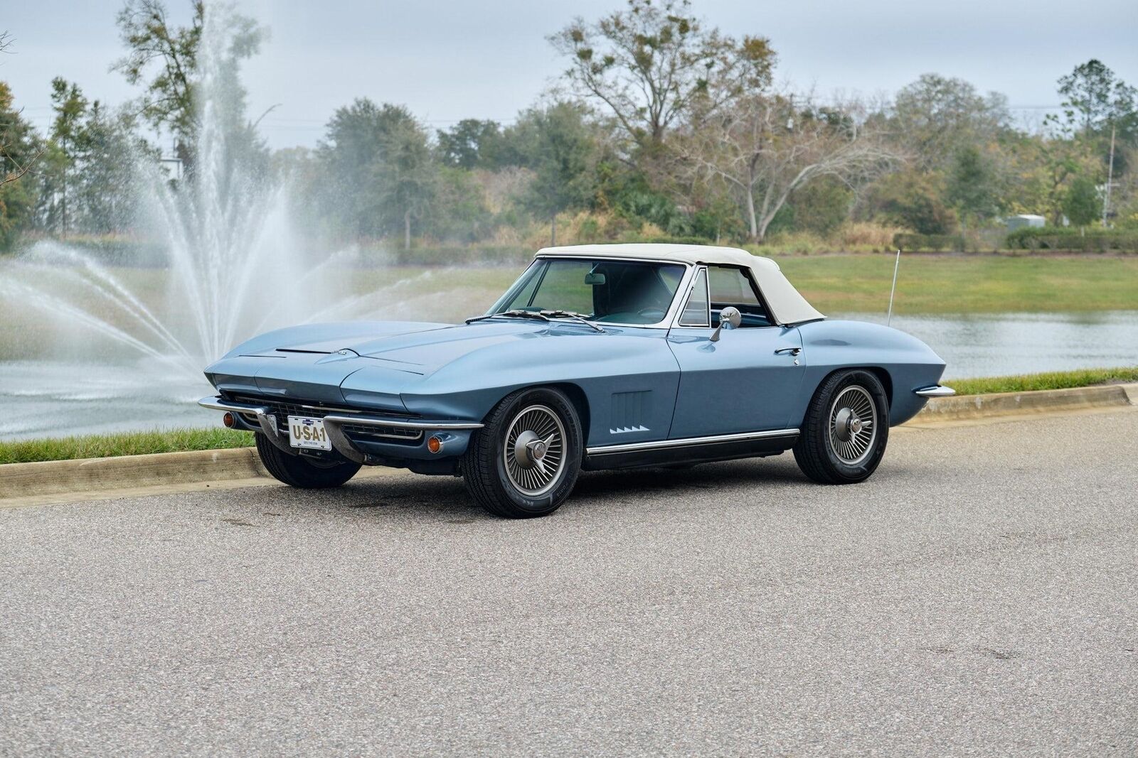 Chevrolet-Corvette-1967-2-Door-10