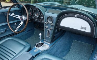 Chevrolet-Corvette-1967-2-Door-13