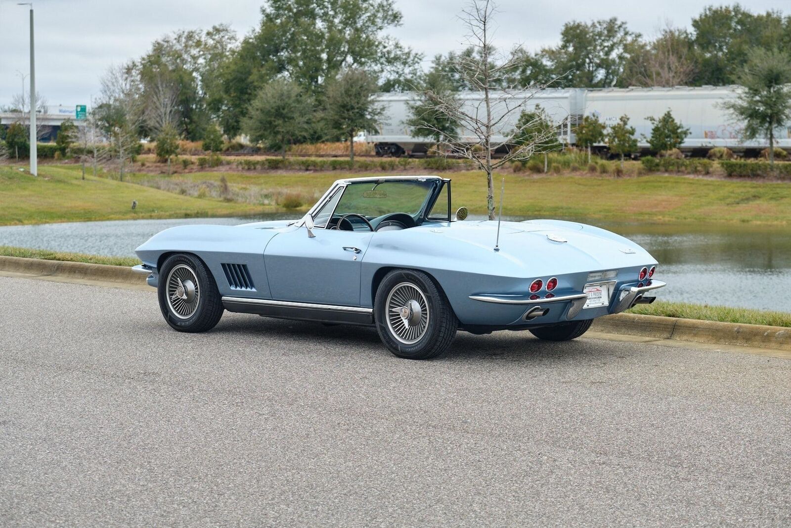 Chevrolet-Corvette-1967-2-Door-3
