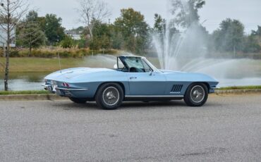 Chevrolet-Corvette-1967-2-Door-32