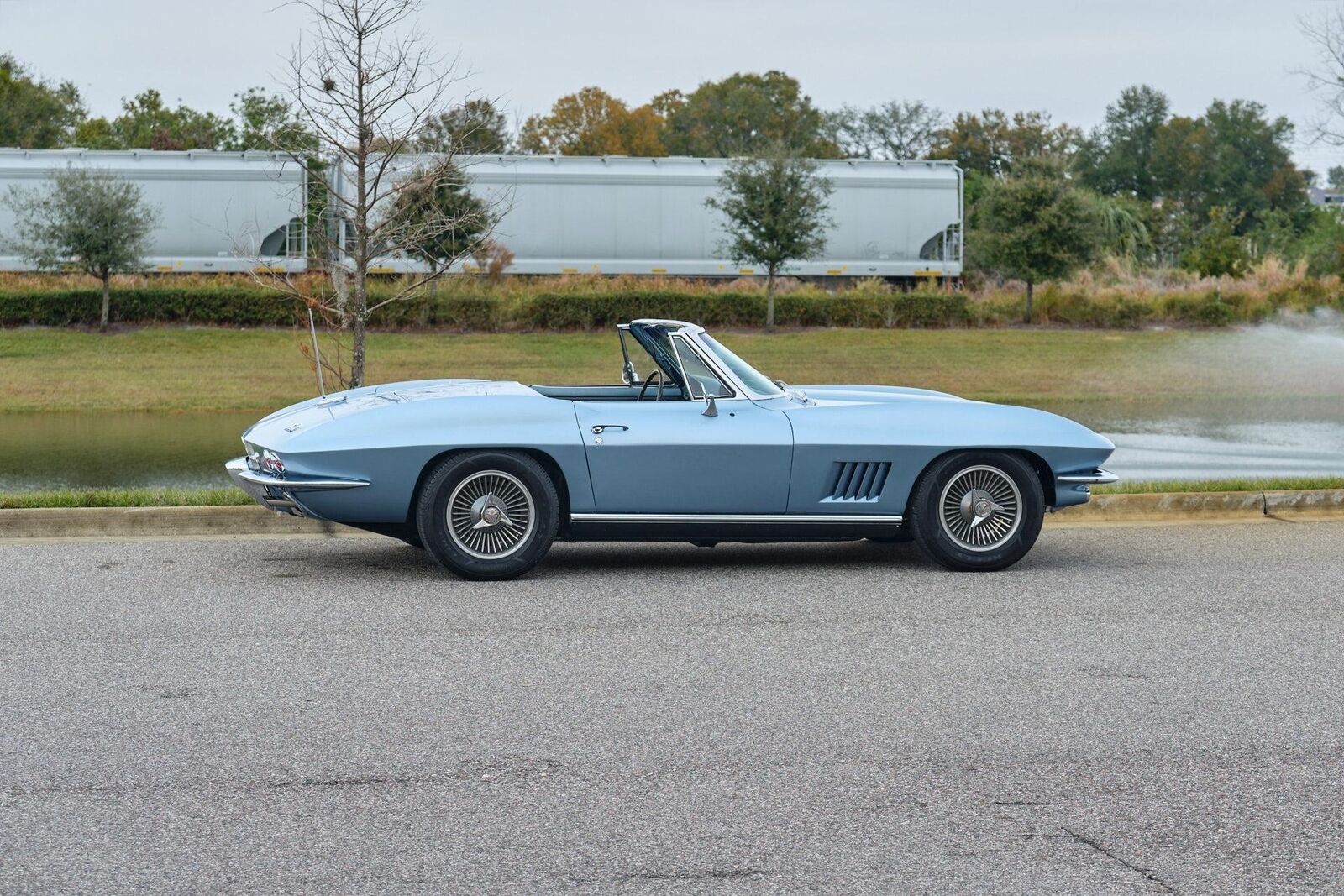 Chevrolet-Corvette-1967-2-Door-33