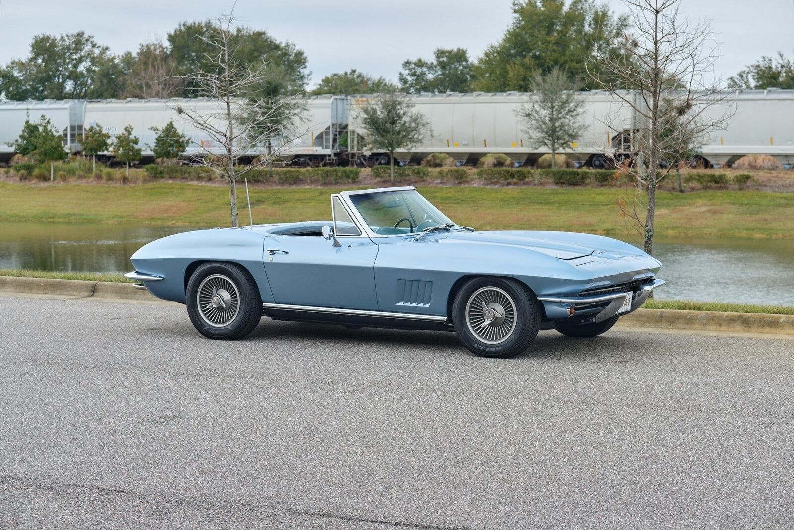 Chevrolet-Corvette-1967-2-Door-35