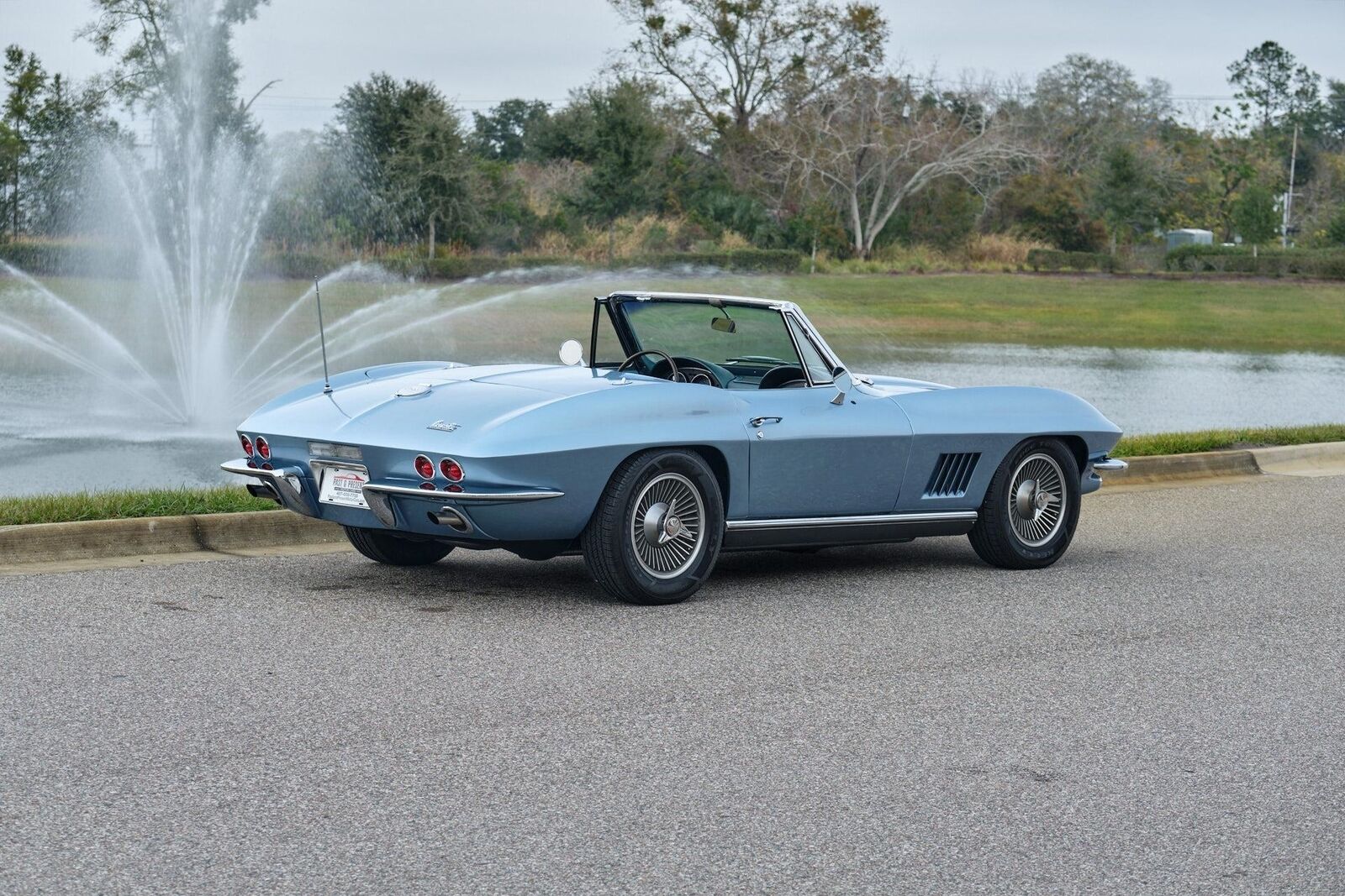Chevrolet-Corvette-1967-2-Door-5