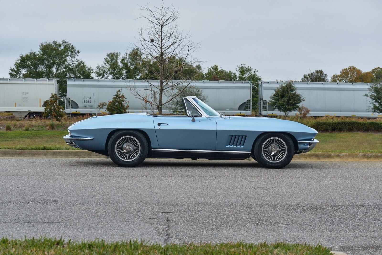 Chevrolet-Corvette-1967-2-Door-6
