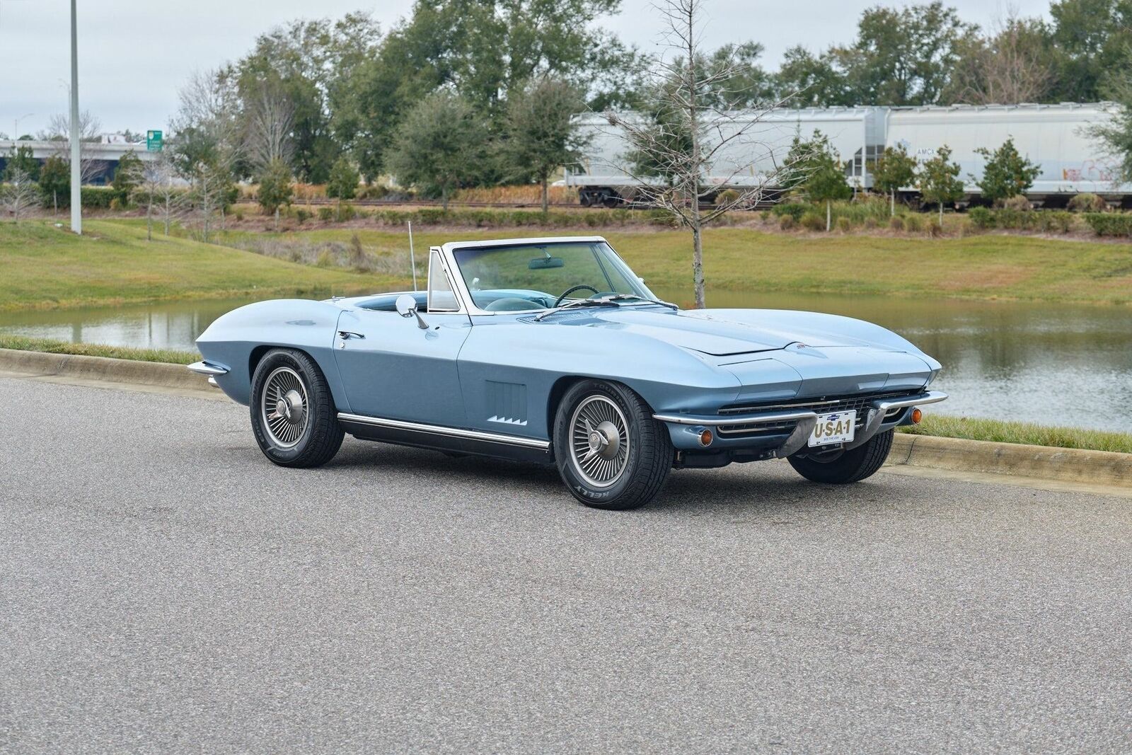 Chevrolet-Corvette-1967-2-Door-8