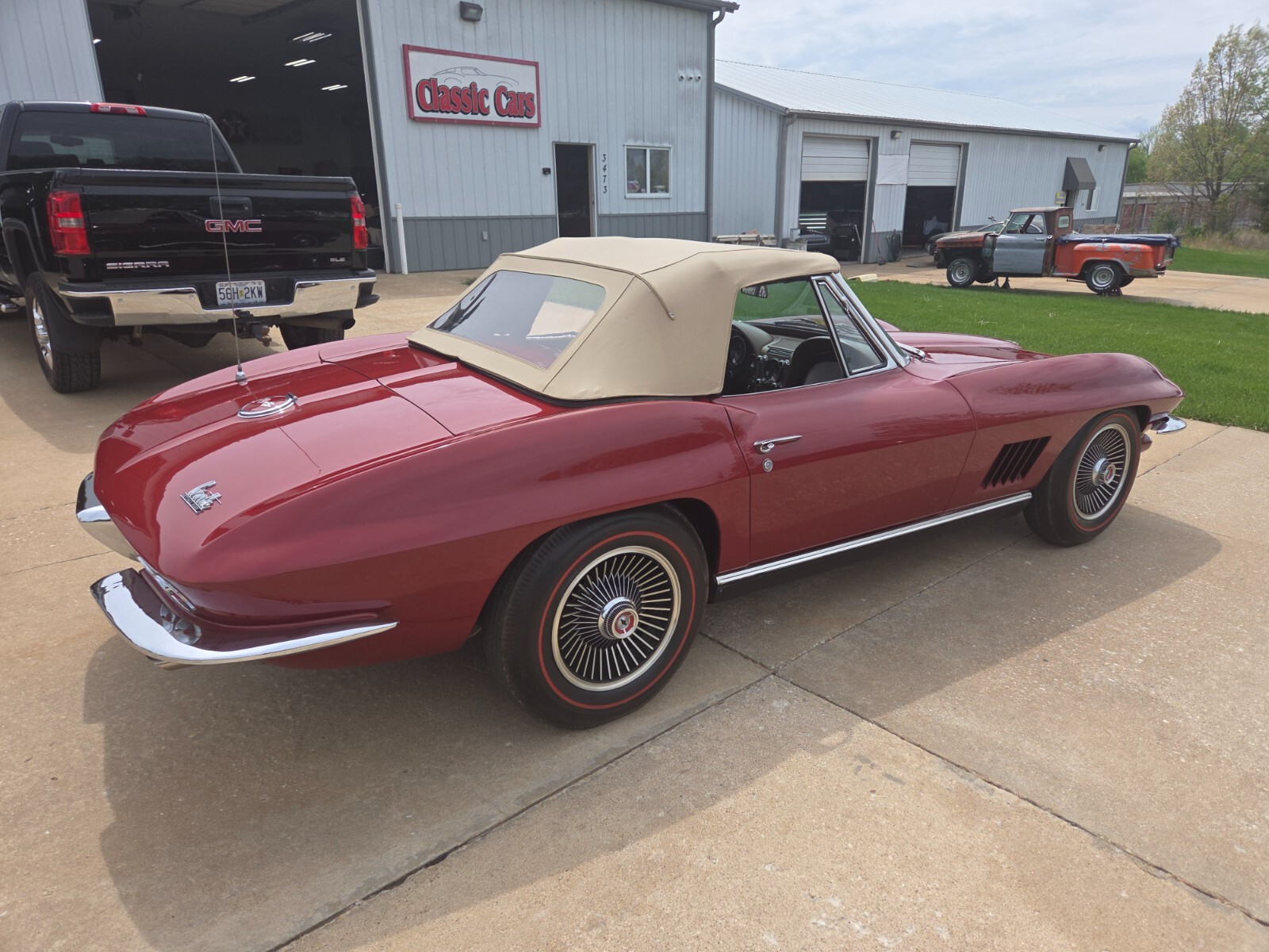 Chevrolet-Corvette-1967-Convertible-12